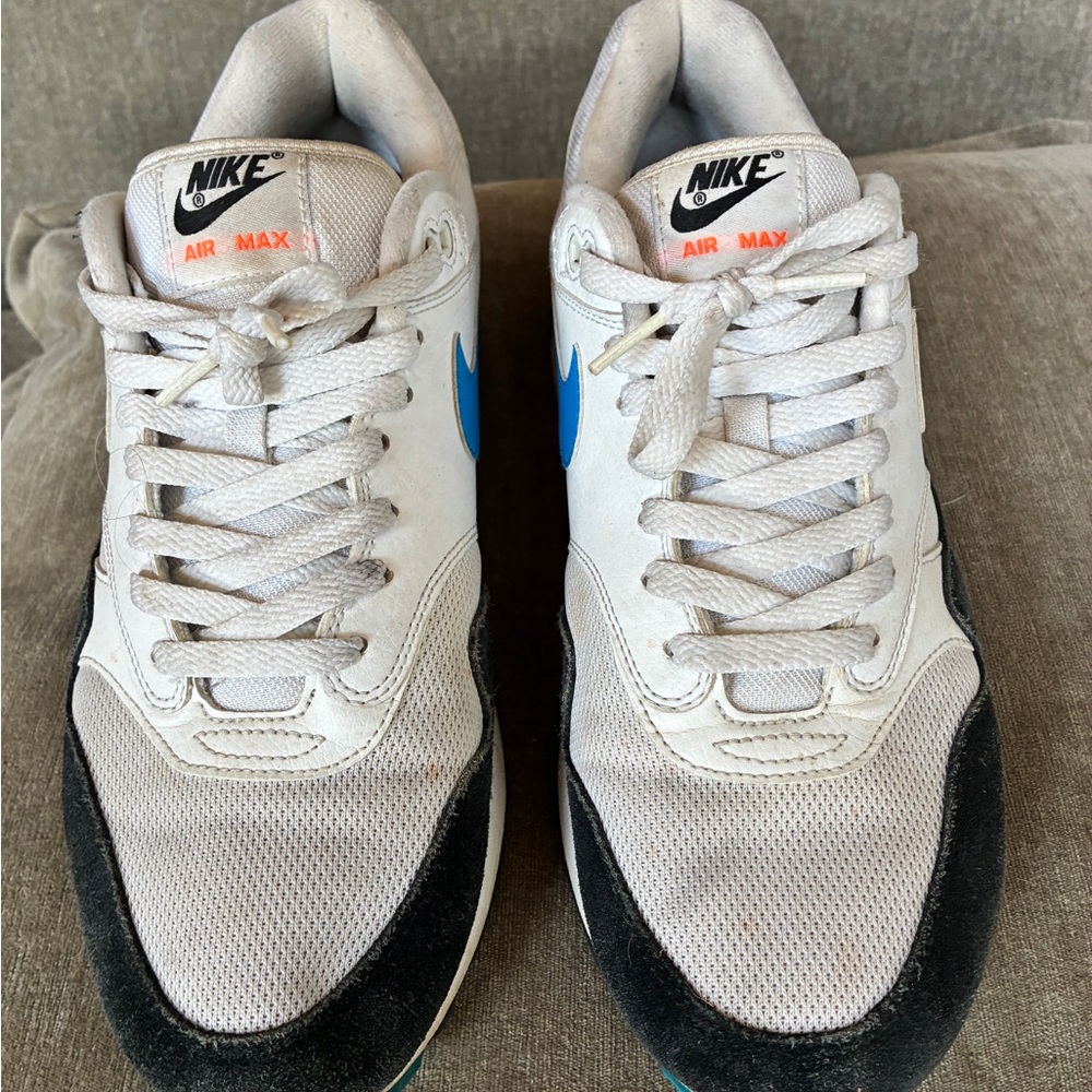 Nike Air Max White and Black Athletic Shoes